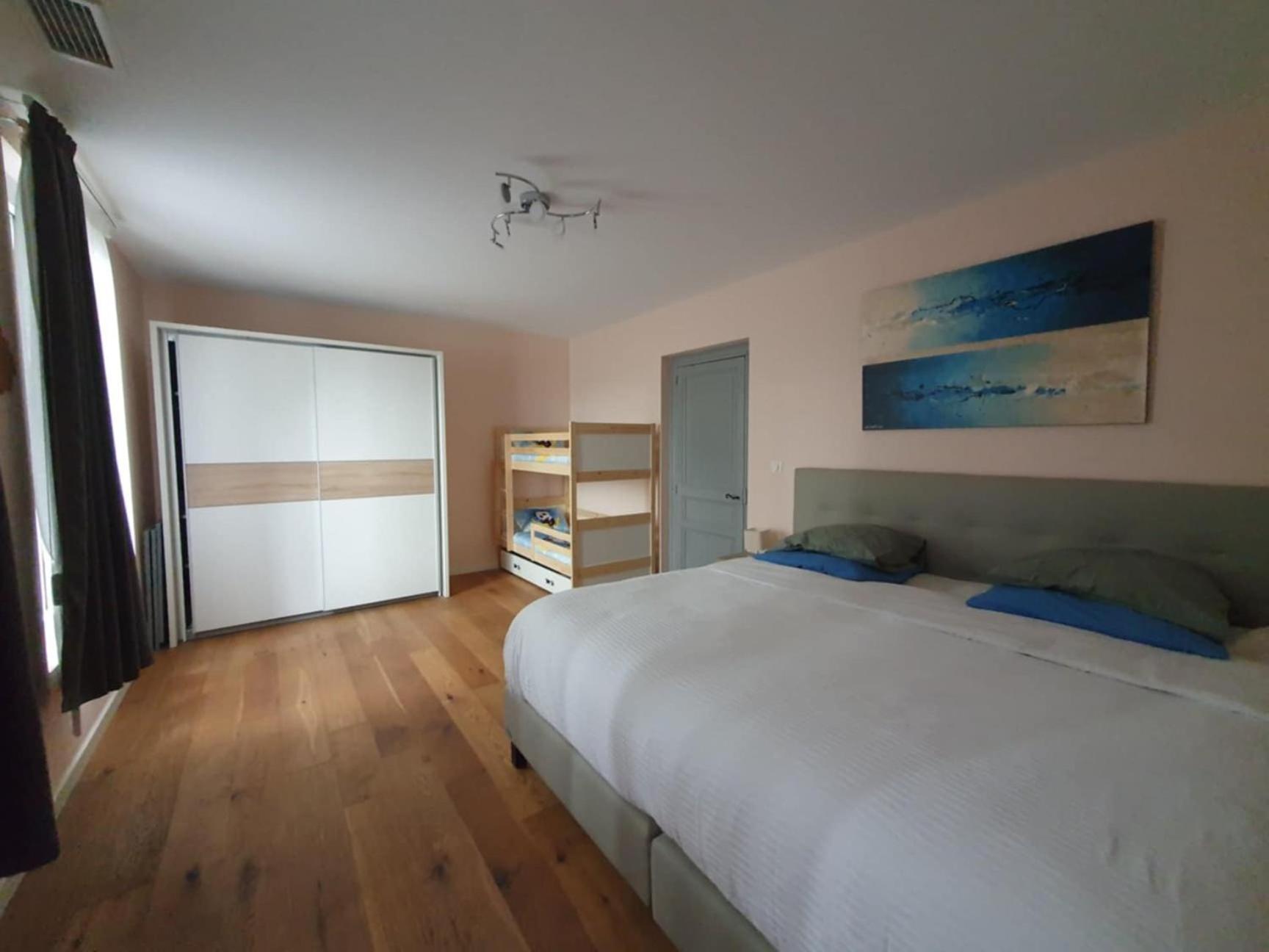 Maison Avec Piscine Location De Vacances Ferme Pedagogique Du Dolmen Le Pouget エクステリア 写真