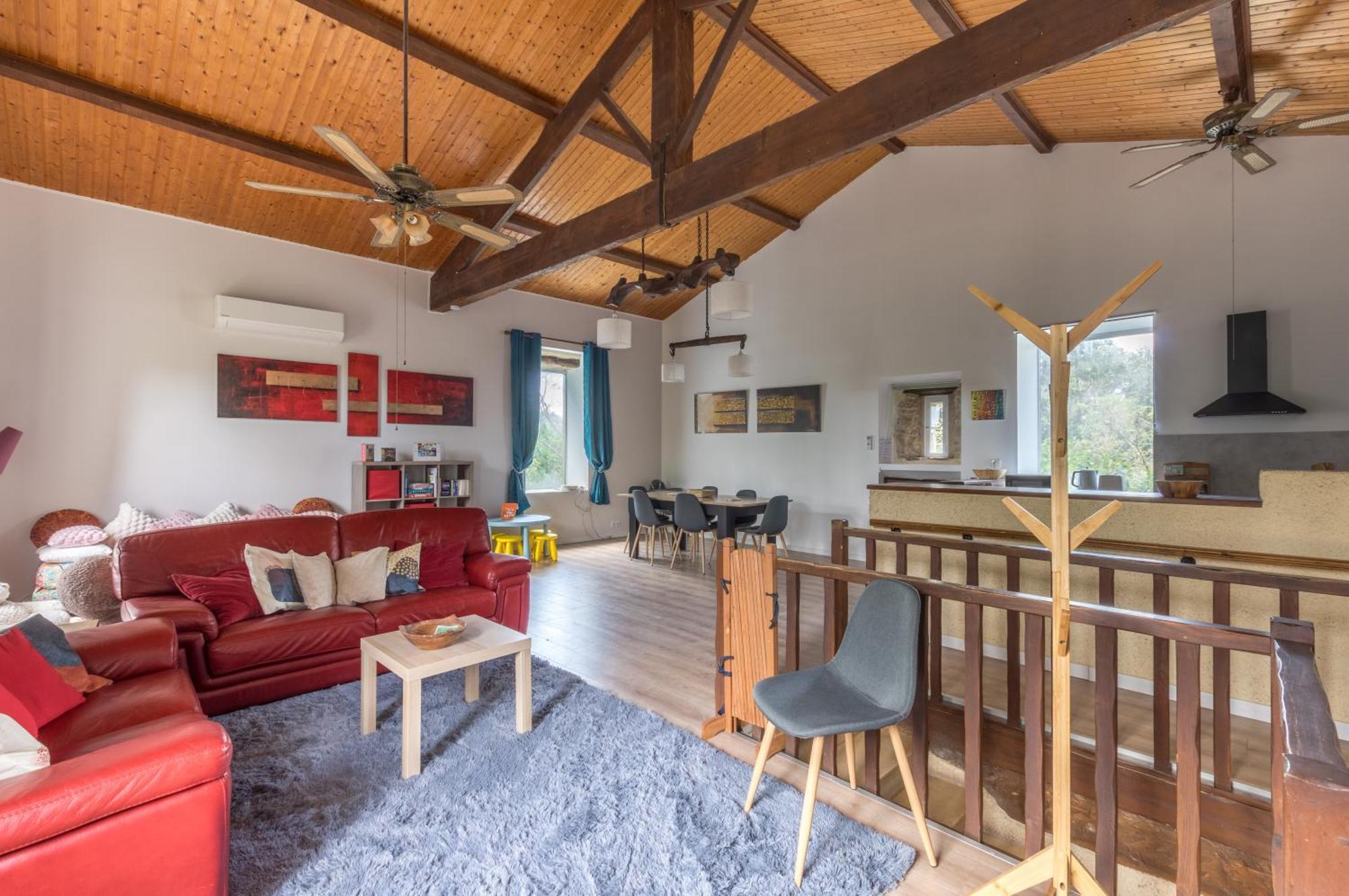 Maison Avec Piscine Location De Vacances Ferme Pedagogique Du Dolmen Le Pouget エクステリア 写真